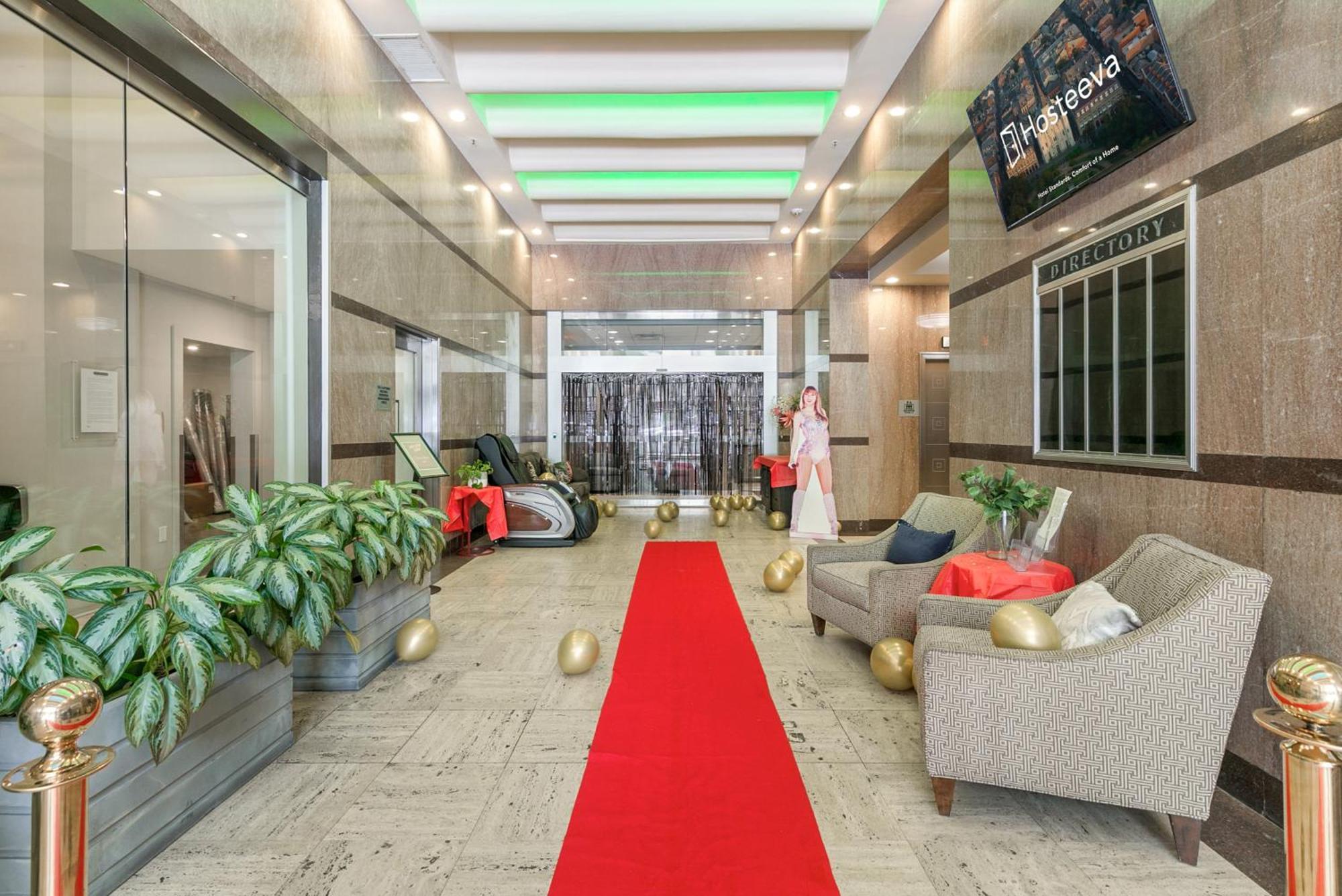 Upscale Condos And Penthouses Close To Canal And Bourbon St New Orleans Exterior photo